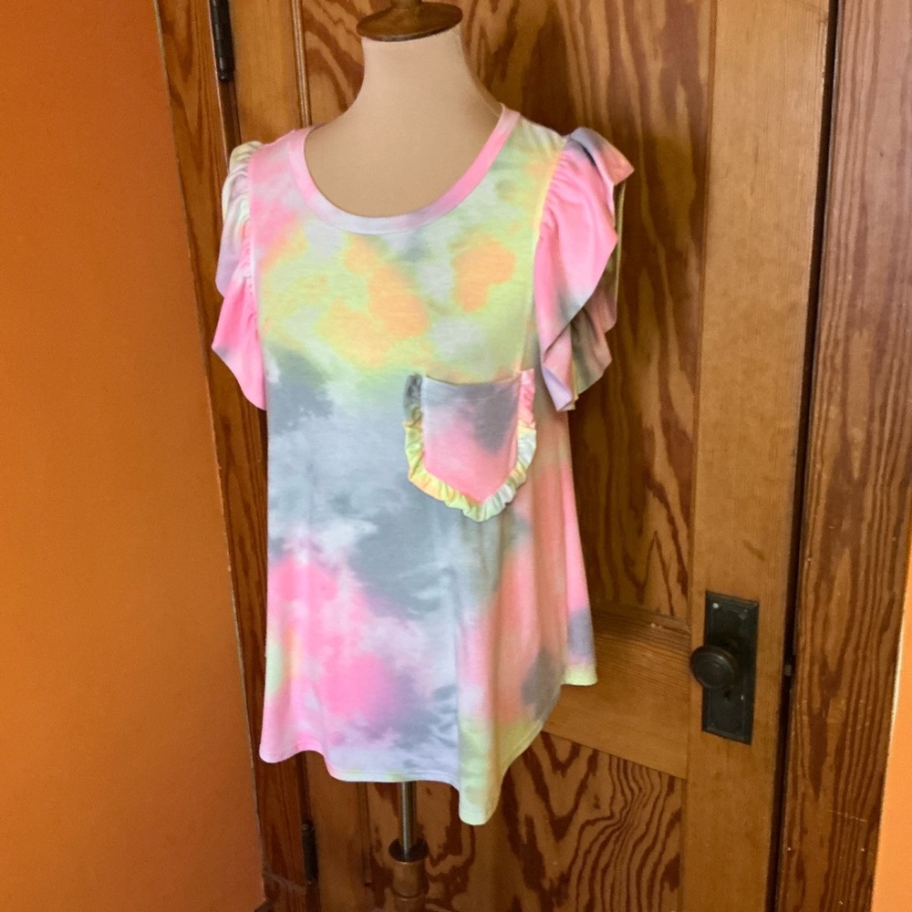 Feminine Pastel Tie Dye Top Heimish USA Ruffle Sleeve Pocket Top - Picture 5 of 9